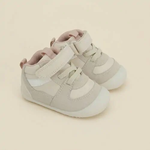 Zapatilla Colloky colección de niña beige