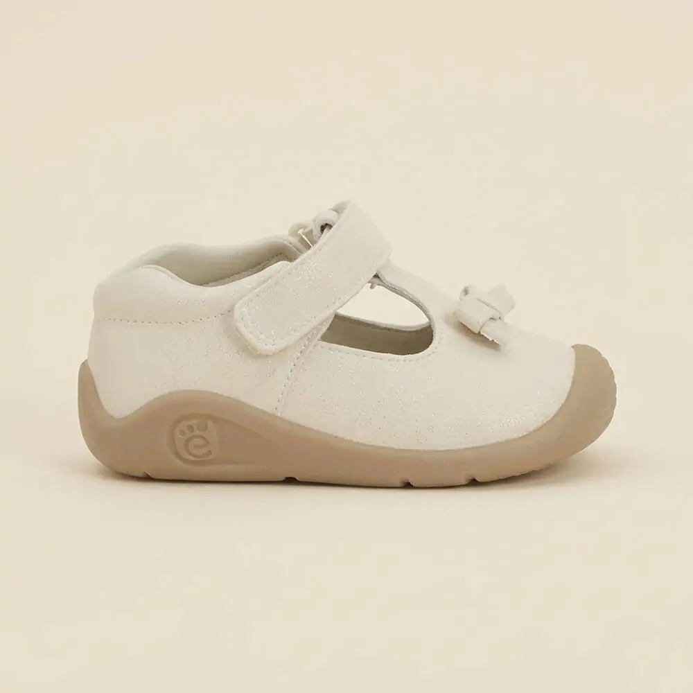 Reina Colloky colección de niña blanco