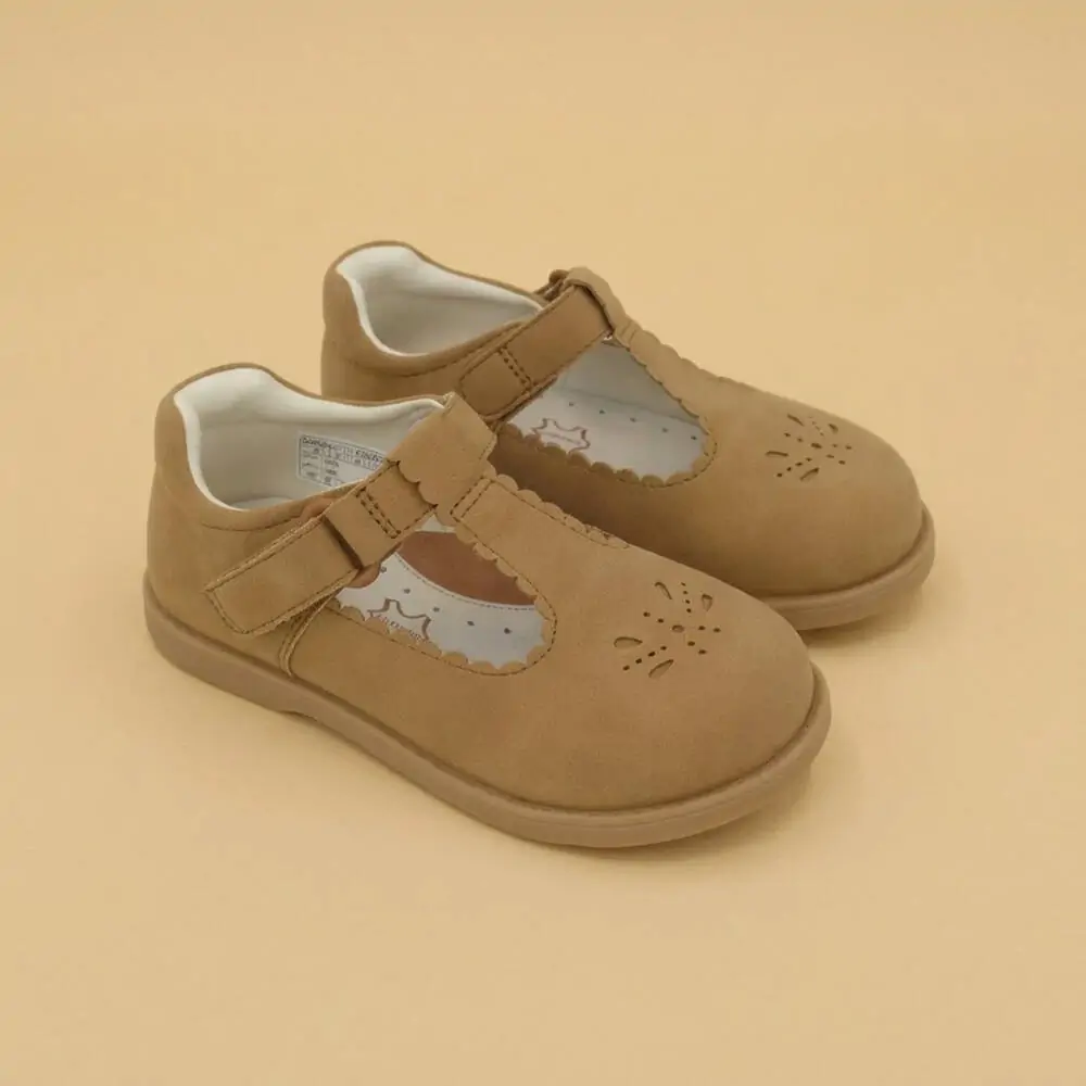 Reina colloky colección de niña camel