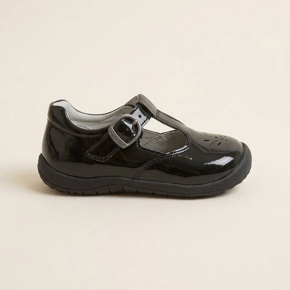 Reina Colloky colección de niña charol negro